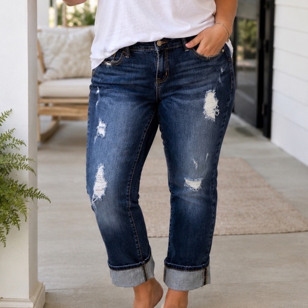 Torrid Denim Dark Wash Distressed Cropped Jeans Cuffed Hem Size 16S RN148862 A1